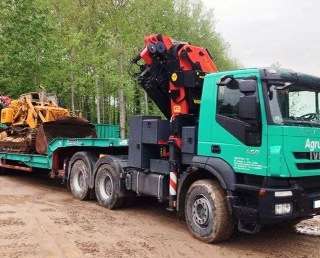 Agrutrans maquinaria góndolas y tráileres 2